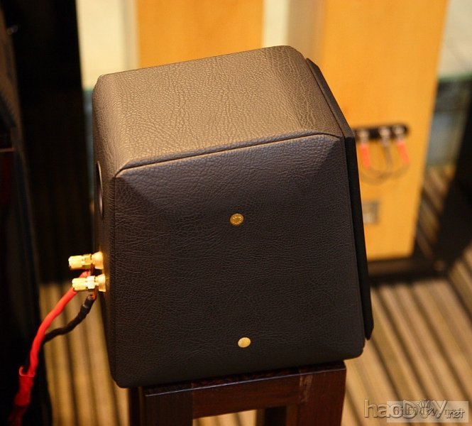 卧室中的书架箱,仿意大利Sonus Faber世霸toy书架箱体