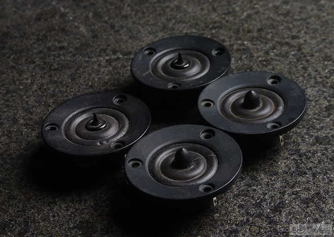 卧室中的书架箱,仿意大利Sonus Faber世霸toy书架箱体