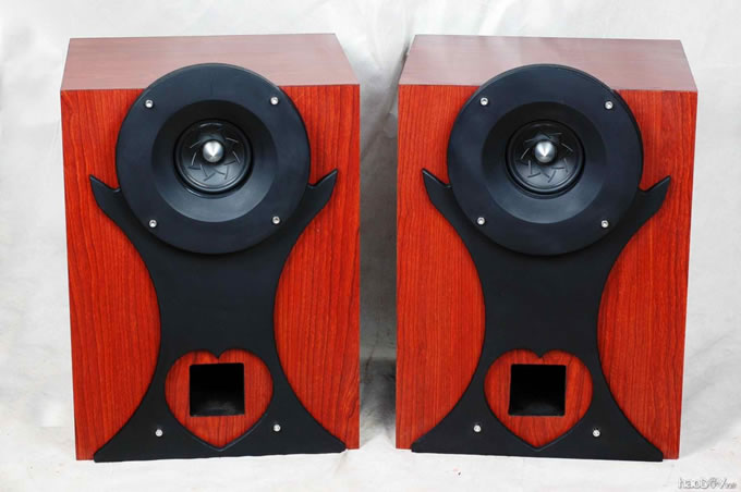 仿长冈铁男大师的作品db-2级倒相式全频喇叭书架箱