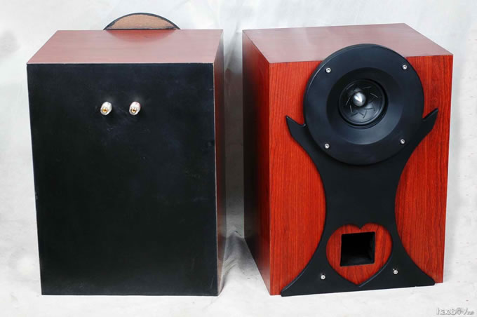 仿长冈铁男大师的作品db-2级倒相式全频喇叭书架箱