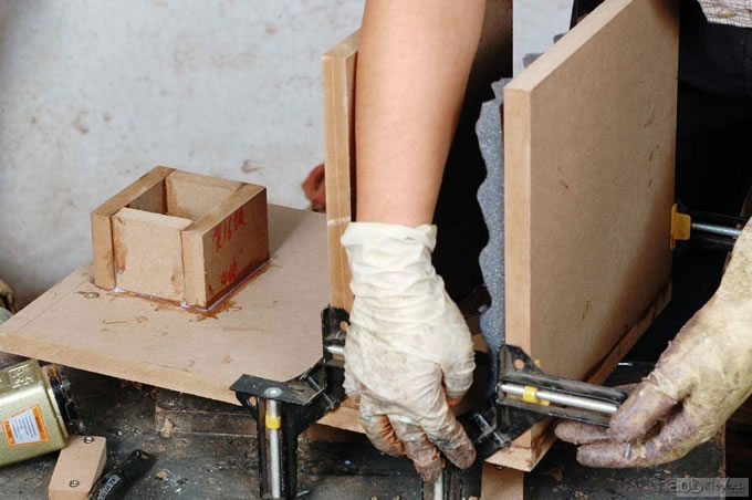 仿长冈铁男大师的作品db-2级倒相式全频喇叭书架箱