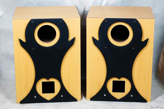 仿长冈铁男大师的作品db-2级倒相式全频喇叭书架箱