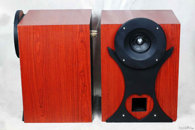 仿长冈铁男大师的作品db-2级倒相式全频喇叭书架箱