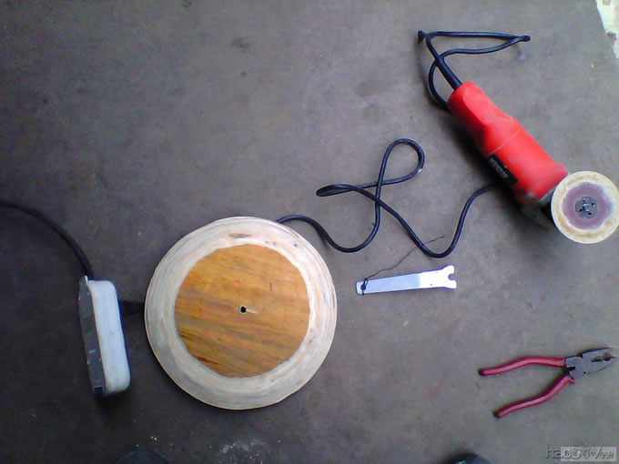 应朋友要求.简单工具示范实做木号角高音喇叭一对