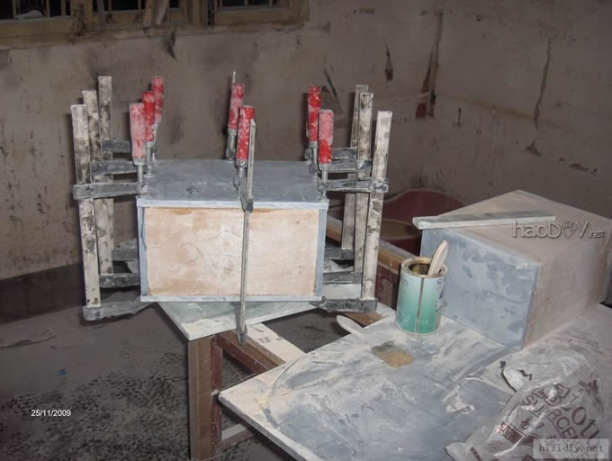 直仿玉石打造的惠威M1奢华限量版书架箱