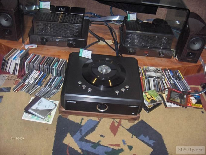 直仿玉石打造的惠威M1奢华限量版书架箱