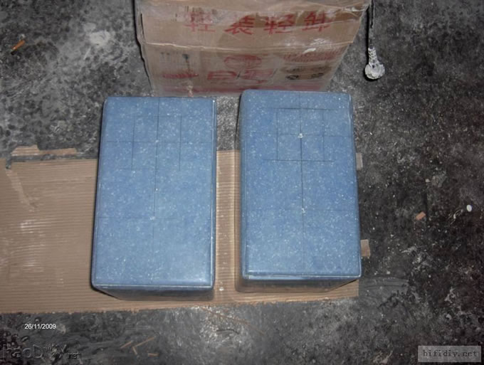 直仿玉石打造的惠威M1奢华限量版书架箱