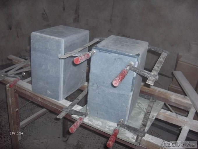 直仿玉石打造的惠威M1奢华限量版书架箱