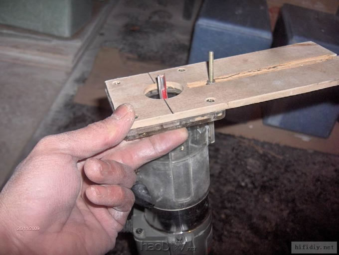 直仿玉石打造的惠威M1奢华限量版书架箱