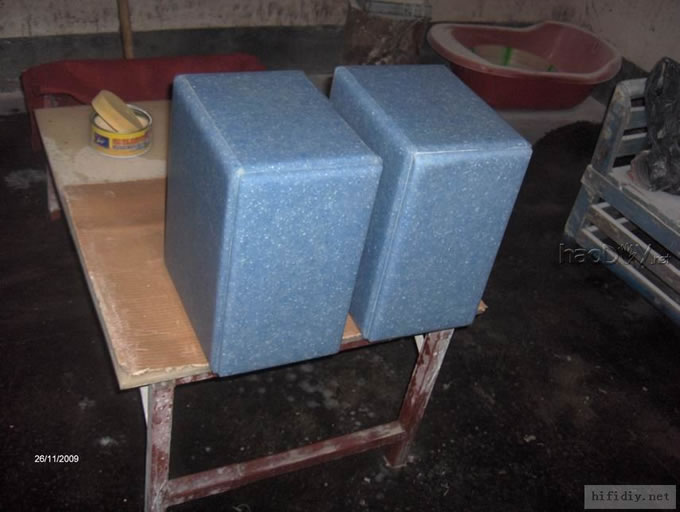 直仿玉石打造的惠威M1奢华限量版书架箱