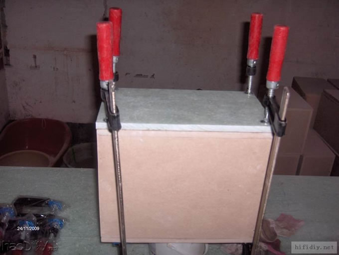 直仿玉石打造的惠威M1奢华限量版书架箱