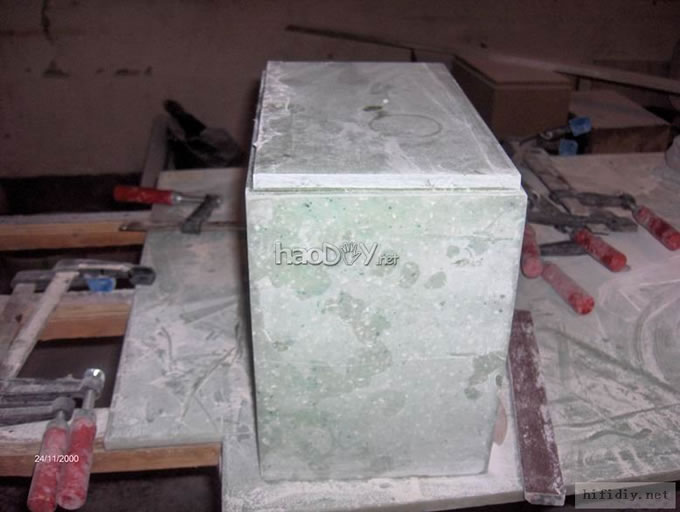 直仿玉石打造的惠威M1奢华限量版书架箱