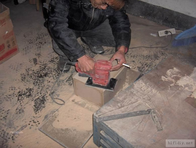 直仿玉石打造的惠威M1奢华限量版书架箱