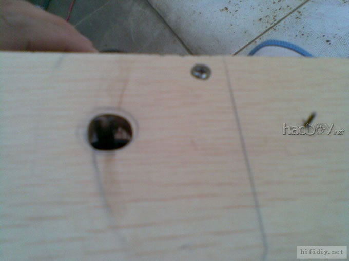 diy自制音箱 用修边机开喇叭洞