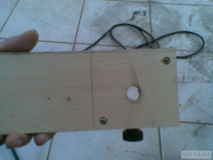 diy自制音箱 用修边机开喇叭洞