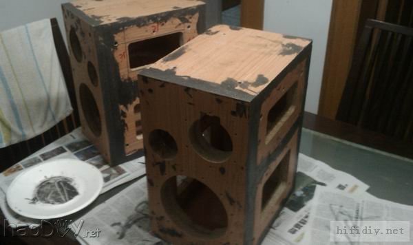 精心设计制作的惠威D6.8 喇叭书架音箱