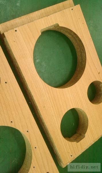 精心设计制作的惠威D6.8 喇叭书架音箱