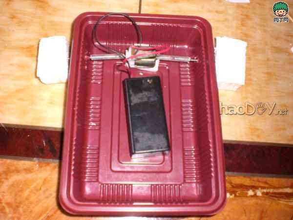 ÖÆ×÷ÀûÓòͺÐÖÆ×÷¼òÒ׵綯Ã÷ÂÖ´¬µÄ·½·¨Í¼½â