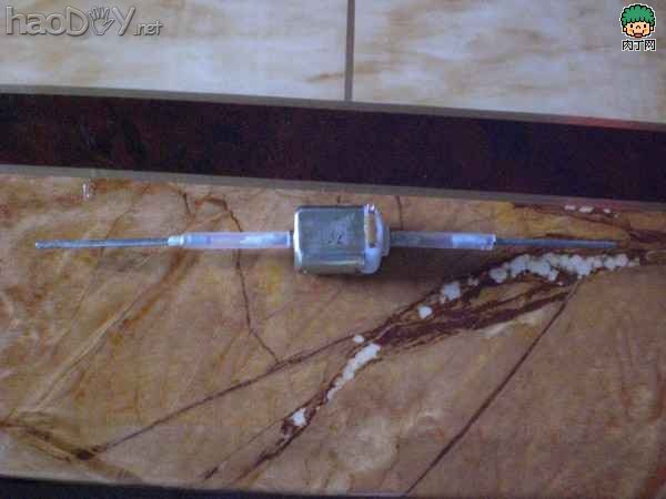 ÖÆ×÷ÀûÓòͺÐÖÆ×÷¼òÒ׵綯Ã÷ÂÖ´¬µÄ·½·¨Í¼½â