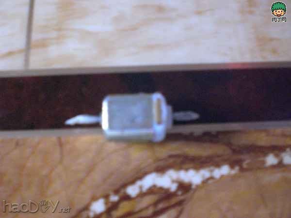 ÖÆ×÷ÀûÓòͺÐÖÆ×÷¼òÒ׵綯Ã÷ÂÖ´¬µÄ·½·¨Í¼½â