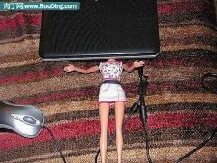 自制把你的芭比娃娃改造成超另类的创意U盘(第1页)