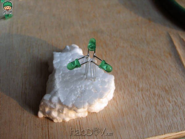 制作圣诞树般漂亮的LED小灯DIY图解