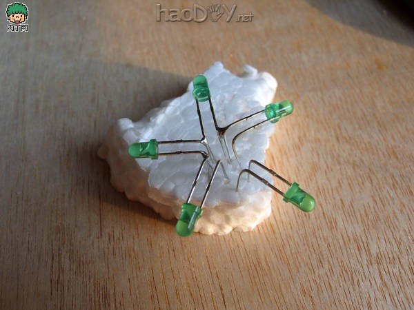 制作圣诞树般漂亮的LED小灯DIY图解
