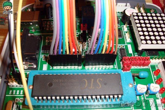 自制简单有趣的LED汽车表情灯仪DIY方法