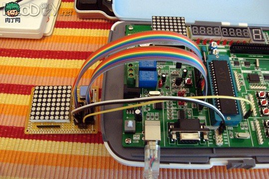 自制简单有趣的LED汽车表情灯仪DIY方法