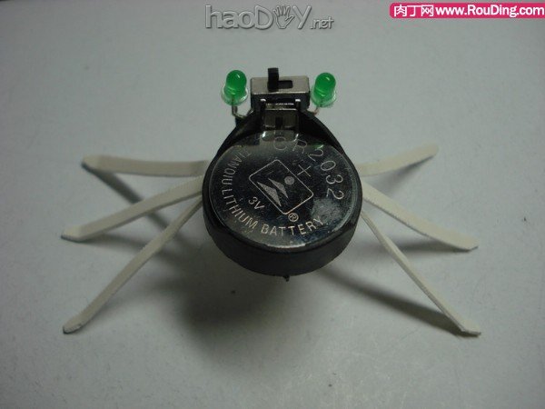 自制可爱的暴走电子昆虫机器人DIY图解