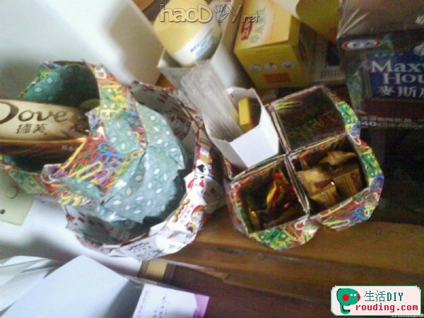 自制扑克纸牌制作的漂亮收纳盒子(第1页)