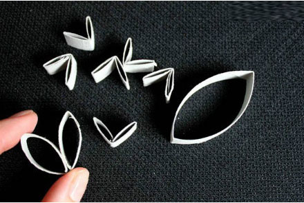 制作用废弃纸筒制作的复古花艺杯垫的教程