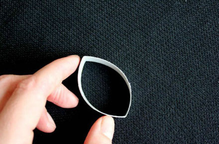 制作用废弃纸筒制作的复古花艺杯垫的教程