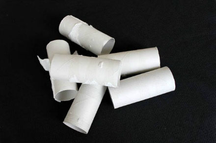 制作用废弃纸筒制作的复古花艺杯垫的教程