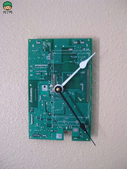 制作废旧电脑配件的旧物利用DIY改造作品