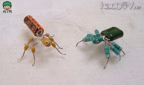 制作废旧电脑配件的旧物利用DIY改造作品