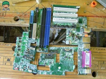 制作废旧电脑配件的旧物利用DIY改造作品