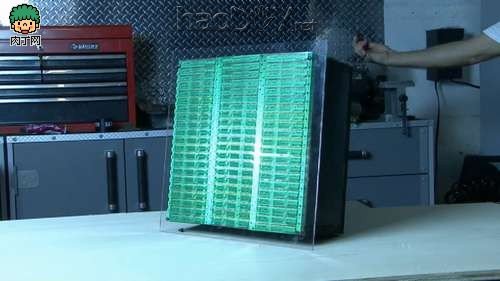 制作废旧电脑配件的旧物利用DIY改造作品