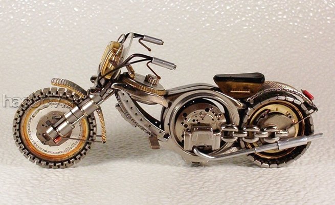 自制用旧手表制作的超酷摩托车模型作品大全