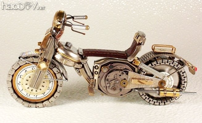 自制用旧手表制作的超酷摩托车模型作品大全