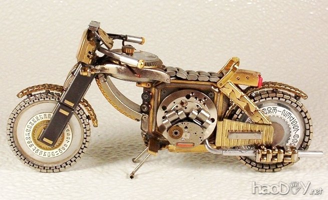 自制用旧手表制作的超酷摩托车模型作品大全