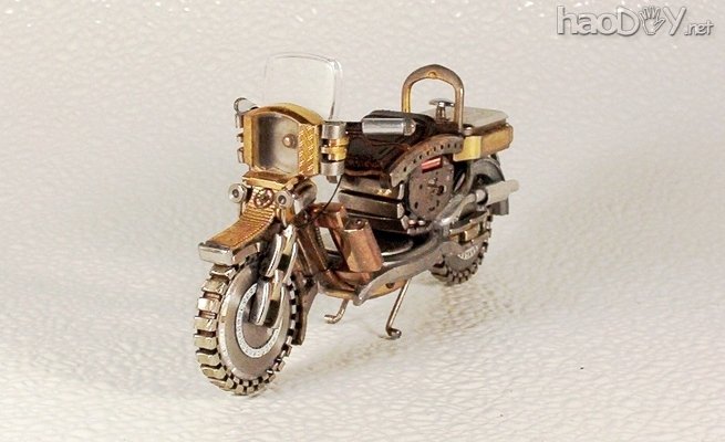 自制用旧手表制作的超酷摩托车模型作品大全