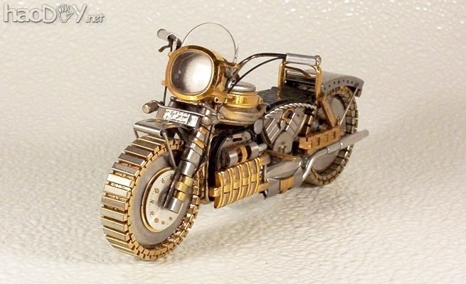自制用旧手表制作的超酷摩托车模型作品大全
