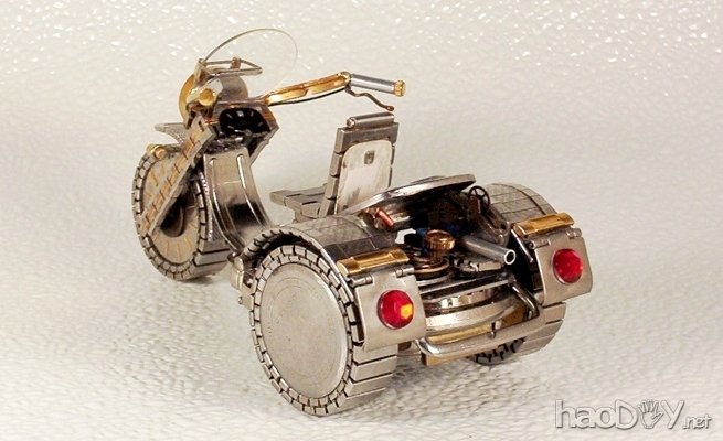 自制用旧手表制作的超酷摩托车模型作品大全