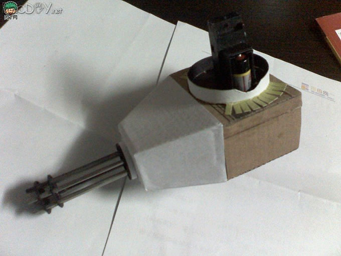 制作报废玩具重生记 DIY大人的玩具坦克改造作品