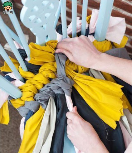 diy手工旧毛线旧衣物编织坐垫废物利用DIY图解