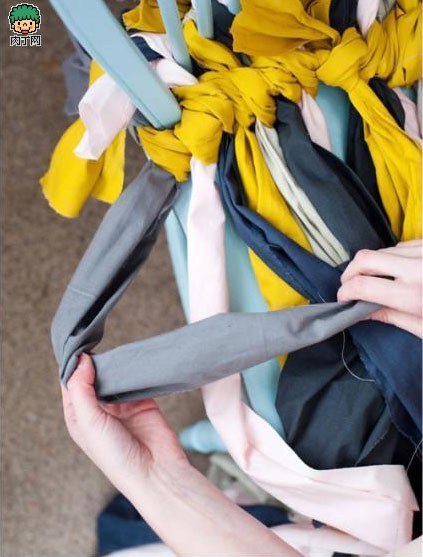 diy手工旧毛线旧衣物编织坐垫废物利用DIY图解