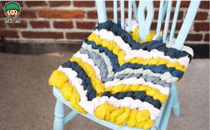 diy手工旧毛线旧衣物编织坐垫废物利用DIY图解