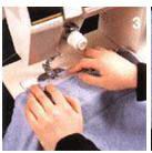 自制用废旧牛仔裤DIY一个舒适靠垫