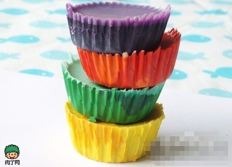 制作六一儿童节蜡笔DIY彩色礼物玩具